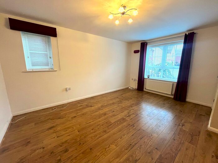 2 Bedroom Property To Rent In Veysey Close, Exeter, EX2