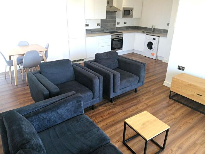 2 Bedroom Flat To Rent In Crossbank, Salford, M7