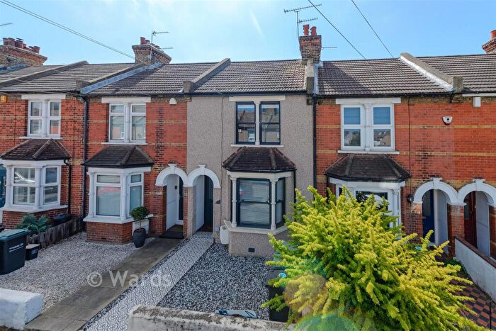 2 Bedroom Terraced House For Sale In Portland Avenue, Gravesend, Kent, DA12