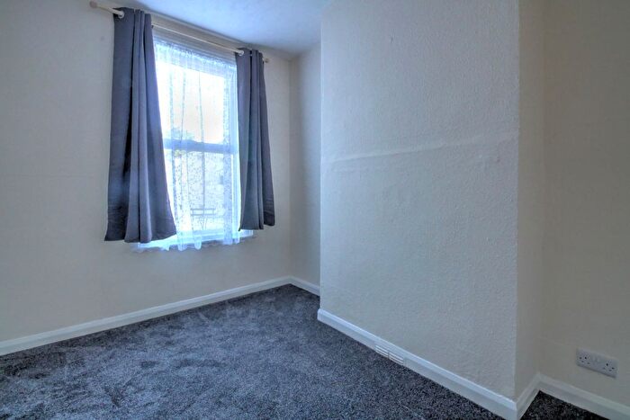 1 Bedroom Flat For Sale In London Road, Bognor Regis, PO21