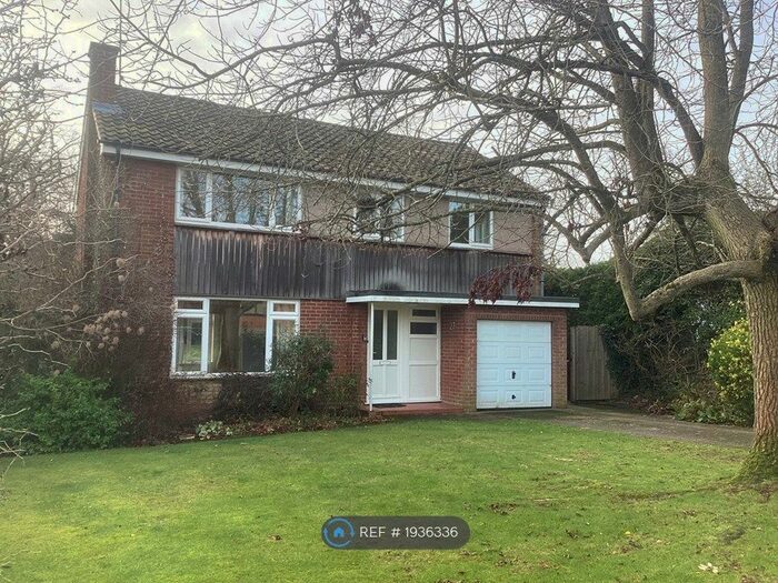 4 Bedroom Detached House To Rent In Barns Dene, Harpenden, AL5