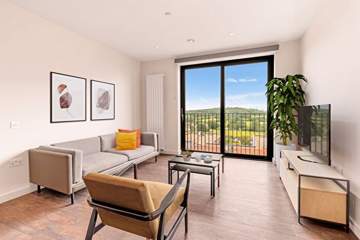 2 Bedroom Flat To Rent In Greenford, UB6