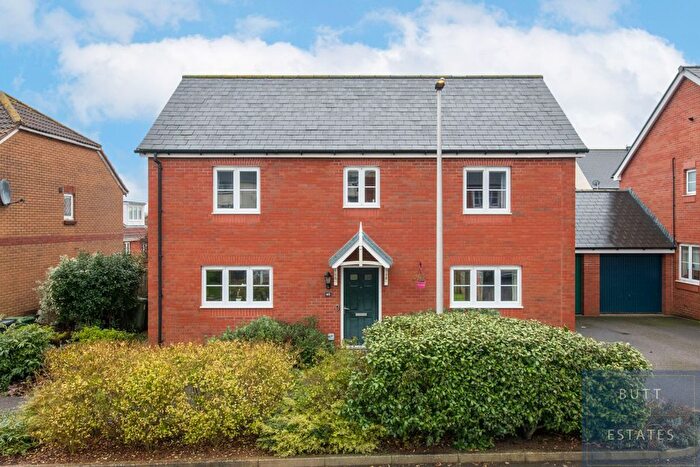 4 Bedroom Detached House For Sale In Sentrys Orchard, Exeter, EX6