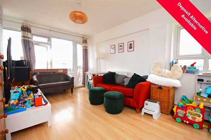2 Bedroom Flat To Rent In Windlesham Grove, Southfields, London, SW19
