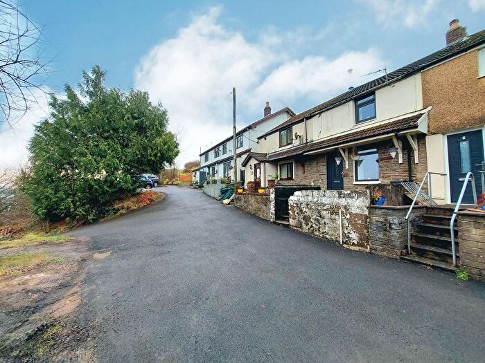 2 Bedroom Cottage To Rent In Lewis Arms Row, Penrhiwfer, CF40