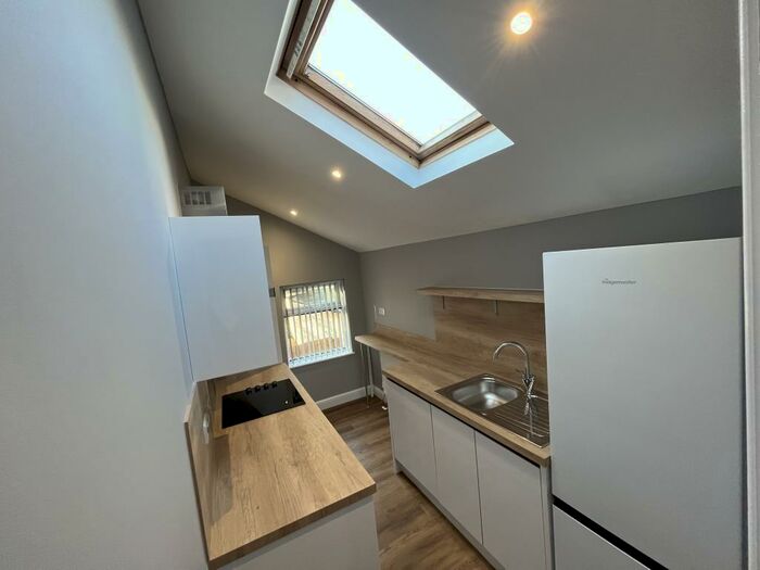 2 Bedroom Apartment To Rent In Pershore Road, Stirchley, Birmingham, B30