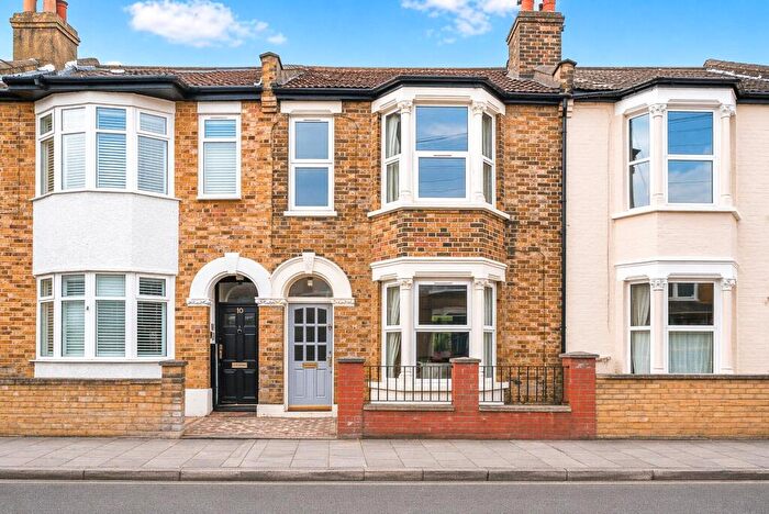 3 Bedroom Terraced House For Sale In The Crescent, Walthamstow, London, E17