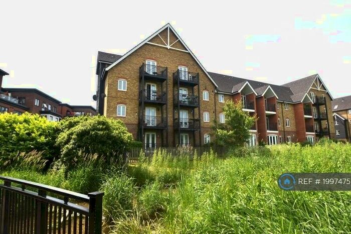 1 Bedroom Flat To Rent In Fryers Lane, High Wycombe, HP12