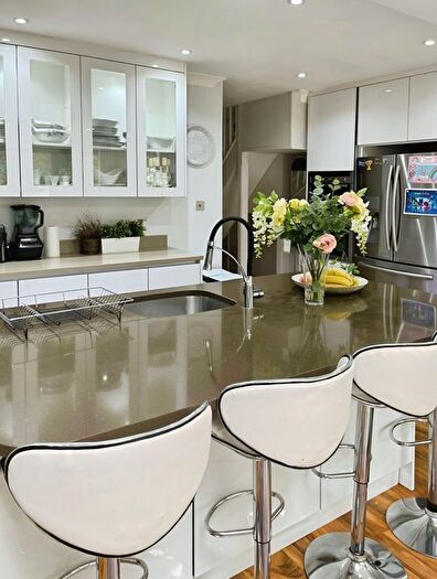 5 Bedroom Country House To Rent In Lodge Avenue, Croydon, CR0