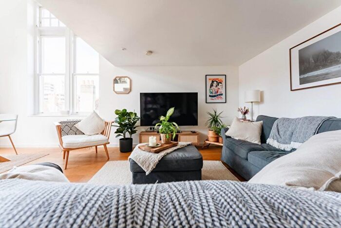 2 Bedroom Flat For Sale In Unity Street, Park Street, BS1