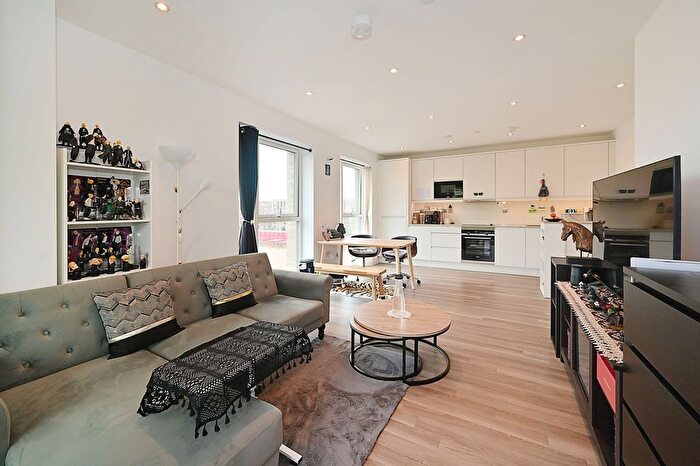2 Bedroom Flat For Sale In Aerodrome Road, Carmelia House, NW9