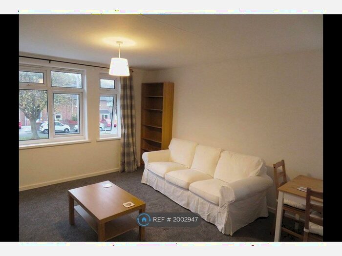 2 Bedroom Maisonette To Rent In Butterfield Close, Bristol, BS10