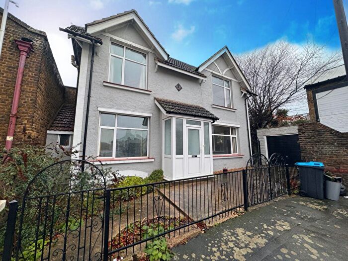 3 Bedroom Detached House To Rent In Upper Grove, Margate, Kent, CT9