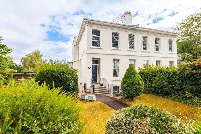 1 Bedroom Flat For Sale In Sydenham Road North, Cheltenham, GL52