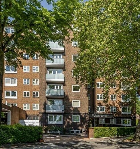 2 Bedroom Flat To Rent In St John's Wood, London, NW8
