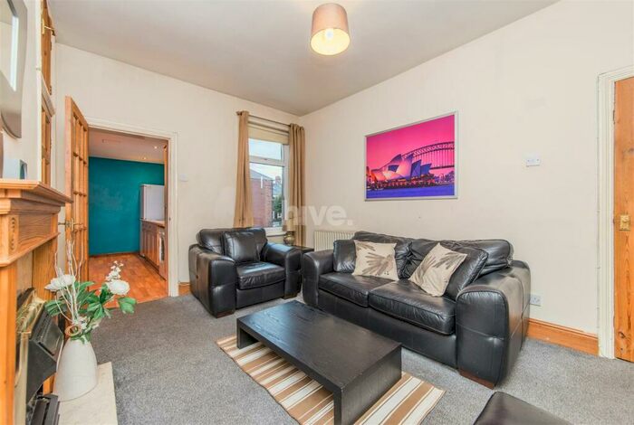 3 Bedroom Flat To Rent In Dinsdale Road, Sandyford, Newcastle Upon Tyne, NE2