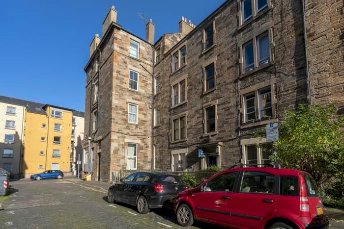 2 Bedroom Flat To Rent In Glen Street, Edinburgh, EH3
