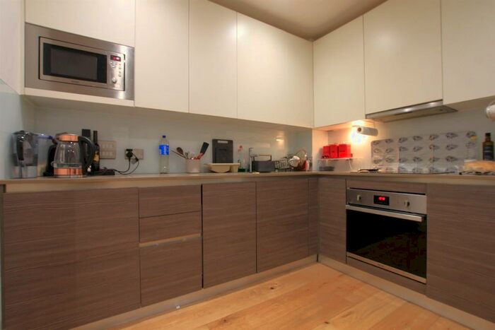 1 Bedroom Flat To Rent In Central House, Lampton Road, Hounslow, TW3