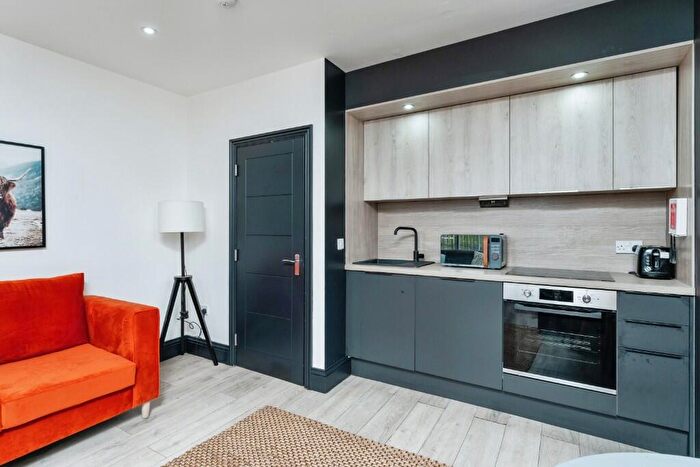 3 Bedroom Flat To Rent In Sealand Road, Chester, Cheshire, CH1