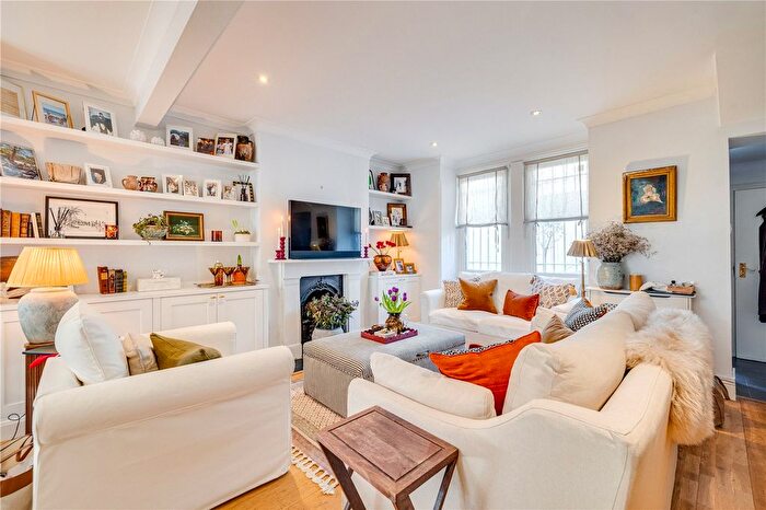 2 Bedroom Flat To Rent In Reporton Road, London, SW6