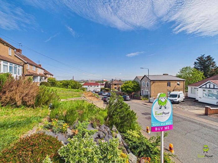 3 Bedroom Semi Detached House For Sale In Heron Hill, Belvedere, Kent, DA17