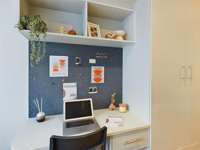 Studio To Rent In St James Boulevard, Newcastle Upon Tyne, NE4