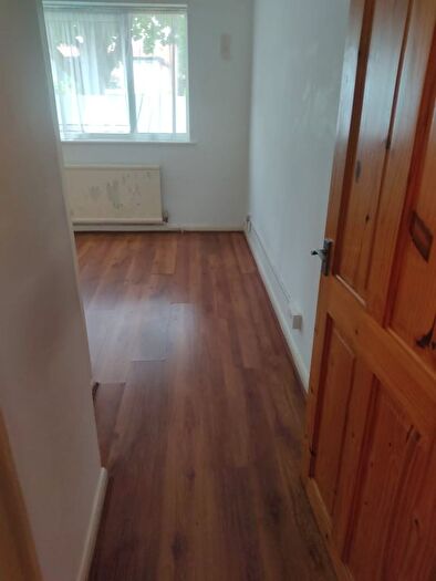 2 Bedroom Flat To Rent In Bond Road, Tolworth, KT6