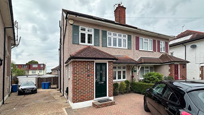 4 Bedroom Semi-Detached House To Rent In Frogmore Avenue, Hayes, UB4