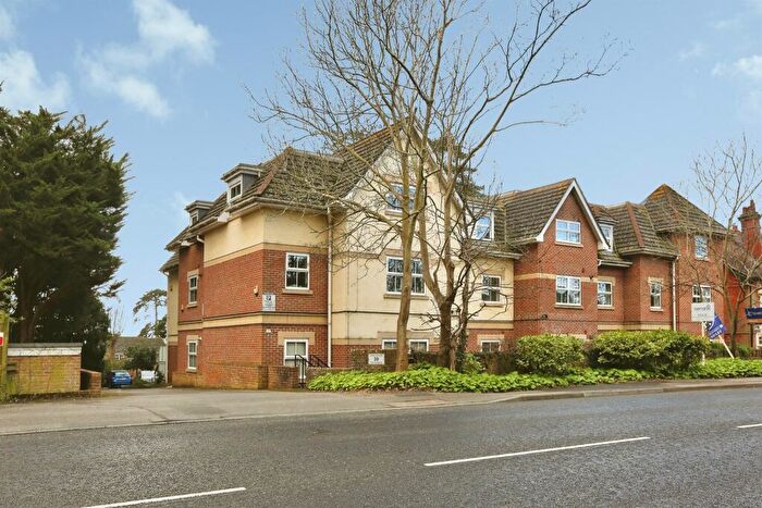 2 Bedroom Apartment For Sale In The Avenue, Fareham, PO14