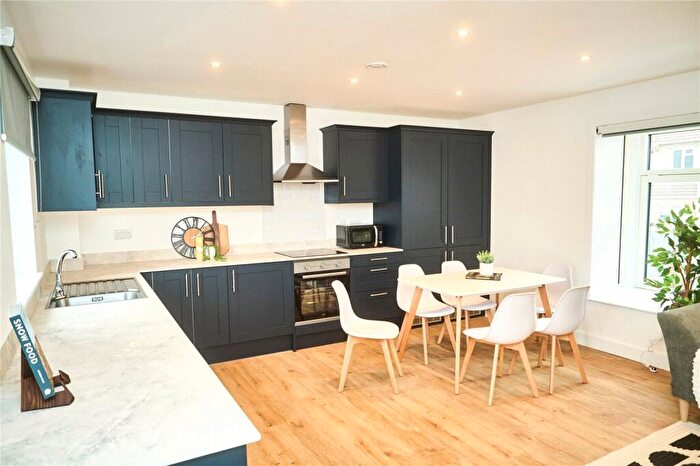 6 Bedroom Apartment To Rent In Flat Malago Scholar Quarters, - West Street, Bedminster, Bristol, BS3