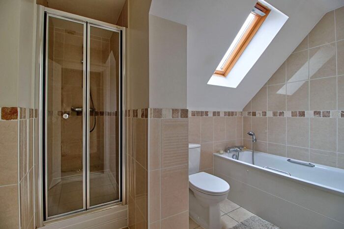 5 Bedroom Detached House For Sale In Evesham Place, Wokingham, RG41