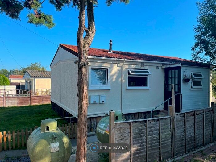 1 Bedroom Mobile/park Home To Rent In No The Hermitage, Warfield, RG42