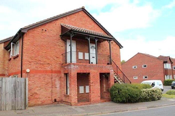 1 Bedroom Studio To Rent In Lowdell Close, West Drayton, UB7
