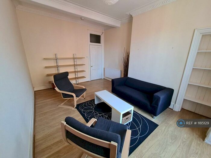 2 Bedroom Flat To Rent In Eyre Place, Edinburgh, EH3