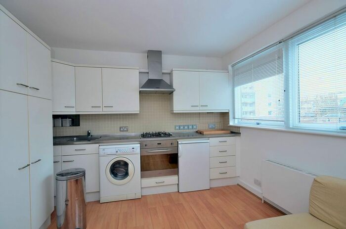 1 Bedroom Flat To Rent In Frosa Mansions, Bloomsbury, London, WC1H