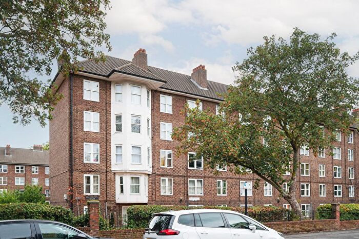 2 Bedroom Flat To Rent In Amhurst Road, Hackney, London, E8