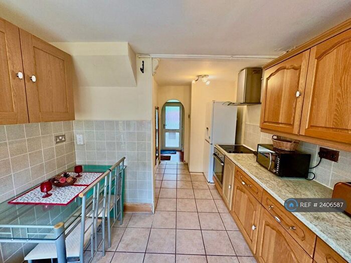 4 Bedroom Terraced House To Rent In Near City Airport, London, E16