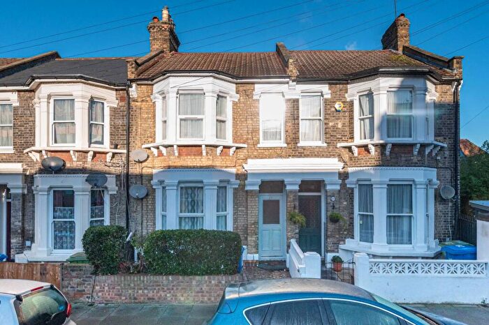 4 Bedroom Terraced House For Sale In Amott Road, Peckham Rye, London, SE15