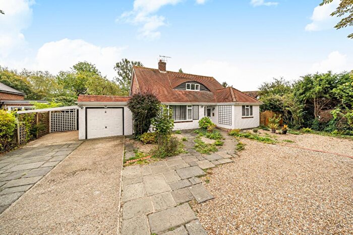 4 Bedroom Bungalow For Sale In Guildford, Surrey, GU4