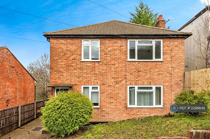 2 Bedroom Flat To Rent In Beechwood Gardens, Caterham, CR3