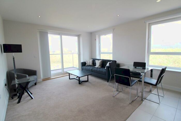 2 Bedroom Apartment To Rent In Harlequin House, Padworth Avenue, Reading, RG2