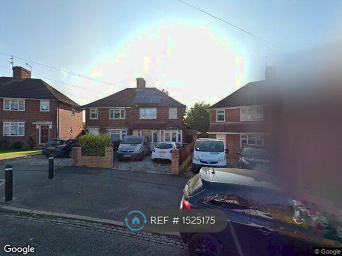 3 Bedroom Semi-Detached House To Rent In Bodenham Road, Oldbury, B68