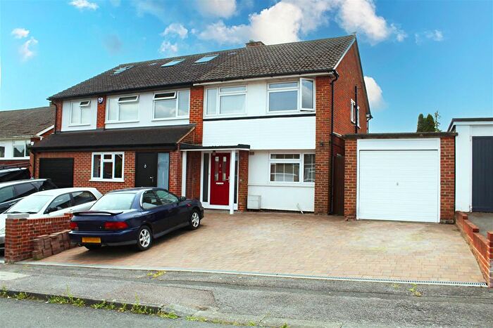 3 Bedroom Semi-Detached House For Sale In Hatherleigh Gardens, Potters Bar, EN6