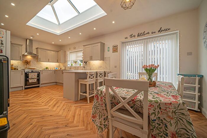 4 Bedroom End Of Terrace House For Sale In Hill View, Bridgend, CF31