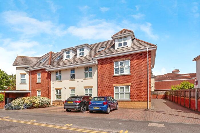 1 Bedroom Flat To Rent In Capstone Road, Bournemouth, BH8