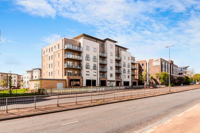 2 Bedroom Flat To Rent In The Quarters, Bracknell, RG12