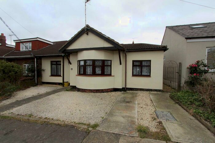 3 Bedroom Semi-Detached Bungalow To Rent In Woodfield Road, Hadleigh, SS7