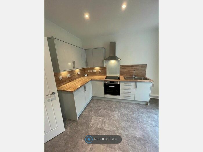 2 Bedroom Terraced House To Rent In Hanover Street, Stalybridge, SK15