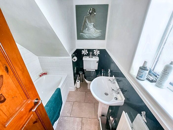2 Bedroom Flat For Sale In Canterbury Street, South Shields, NE33