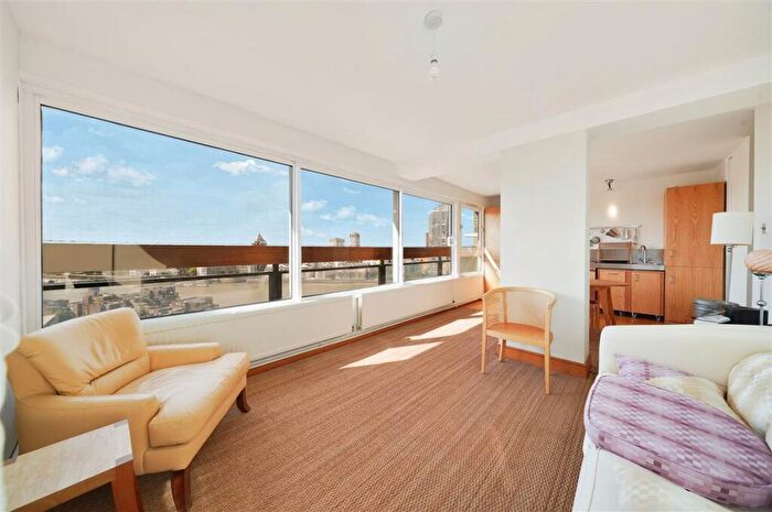 2 Bedroom Flat For Sale In Battersea Church Road, SW11